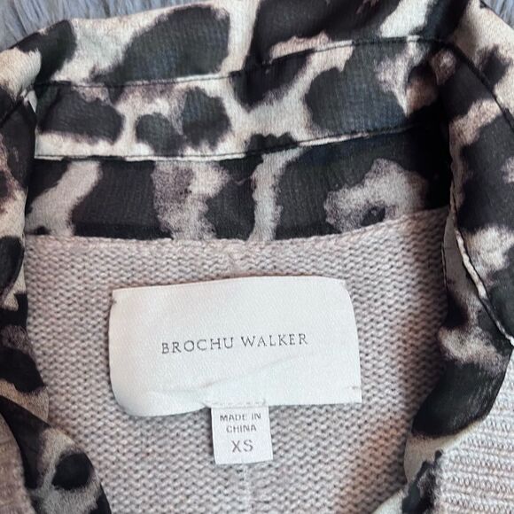 Brochu Walker The Looker Layered V-Neck Sweater Light Chia Printed Combo Size XS - Picture 3 of 6